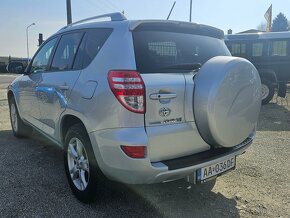 Toyota RAV4 2.2l D-4D 150 Lux Top stav Kúpené v SR - 9