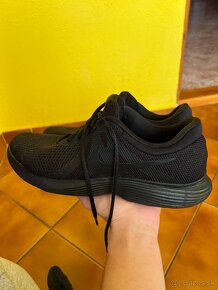 Nike Revolution 4 Black (čierna) - 9