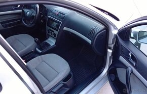 Škoda Octavia II 1.9TDi 77Kw 4/2005 M5 Ambiente - 9