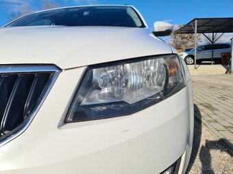 ŠKODA OCTAVIA COMBI 1.6 TDI 110K STYLE DSG/MOŽNÝ ODPOČET DPH - 9