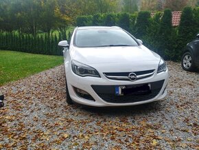 Opel astra J Sport Tourer - 9