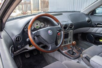 Alfa Romeo 166 2.4 JTD - 9