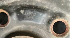 4 ks zimné pneu 205/55 R16 na plechových diskoch VW - 9