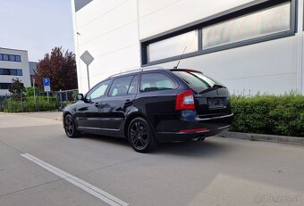 Škoda Octavia Combi 2.0 TDI RS - 9