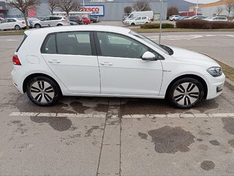 Predám Volkswagen e-golf 2020 100kw - 9