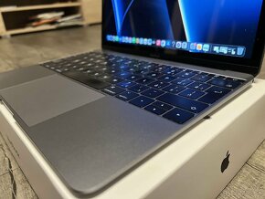 MacBook (Retina, 12-palcový, 2017) - 9