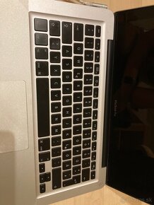 Apple MacBook Pro 2009 13” - 9