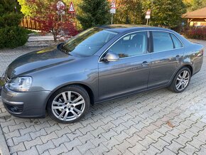 Volkskwagen jetta 2.0 TDI Comfortline - 9