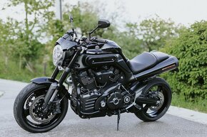 Yamaha MT01 - 9