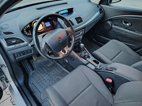 Renault Megane 1.6i - 9