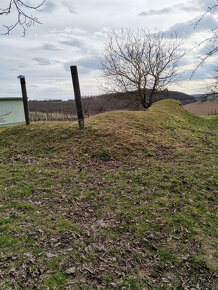 Podzemná veľká dvoj-pivnica, pozemok na chatu, veľký trávnik - 9