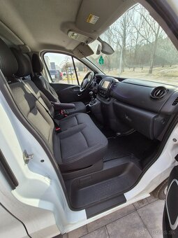 Opel Vivaro Combi - 9