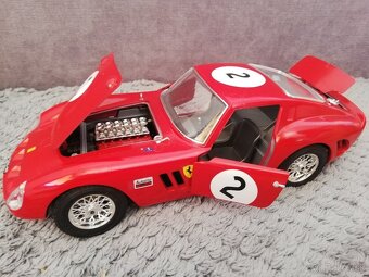 1:18 FERRARI 250 GTO Bburago - 9