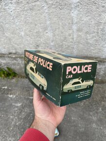 Kovový retro model policajného autíčka - 9