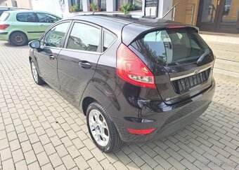 Ford Fiesta 1,4 TDCI Titanium nafta manuál 52 kw - 9