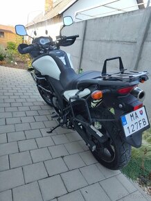 Suzuki DL650A V-Strom - 9