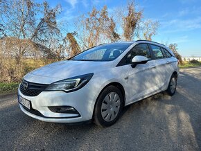 Opel Astra Sports Tourer - 9