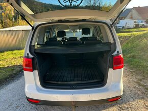 Volkswagen Touran 2.0 TDI 177k Cross DSG - 9