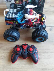 RC Monster Truck iBlivers 1:16 s dymovým efektom - 9