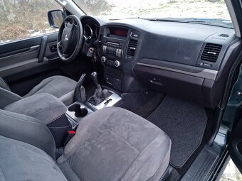 Mitsubishi Pajero 3.2 DI-D 4X4 UZÁVIERKA TOP STAV - 9