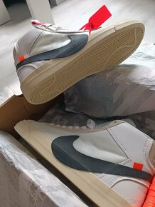 Off-White x Nike Blazer Mid 'The Ten' - 9