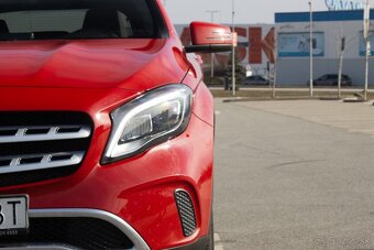 Mercedes-Benz GLA 180 d Entry A/T - 9