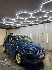 VW Touran 2.0 TDI - 9