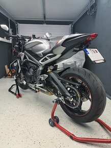 Triumph Street Triple RS - 9