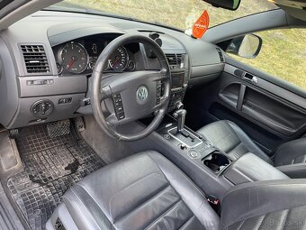 Volkswagen Touareg 3.0 TDi - 9