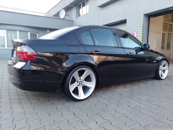 BMW E90 320D 120KW - 9