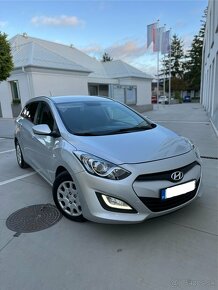 Hyundai i30 combi 1.6crdi model 2013 - 9