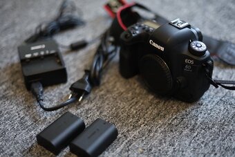 Canon EOS 6D Mark II - 9