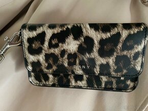 Taštička na mobil DKNY vzor LEOPARD - 9