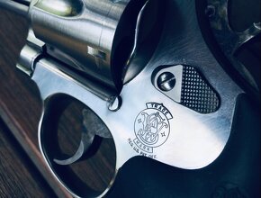 Revolver Smith&Wesson .44 Magnum - 9