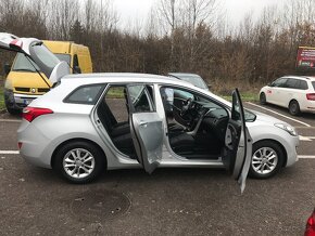 Hyundai i30 CW 1.6i CRDi 16V DOHC Comfort - 9