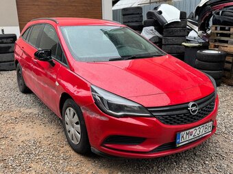 Opel Astra Sports Tourer 1.4i 2018 50000km PLNE POJAZDNÉ - 9