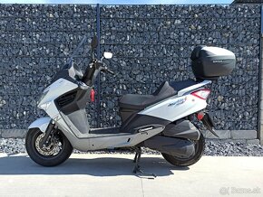 skúter SYM 125 JOYRIDE 2019, 2700km, odpočet DPH, ako nový - 9