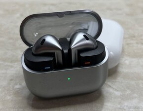 Samsung Galaxy Buds 3 - 9