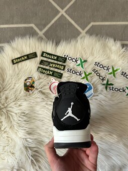 Jordan 4 - 9