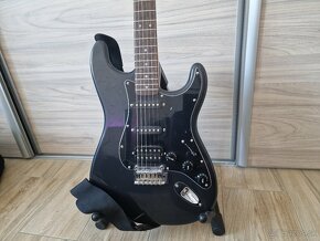 Fender squier stratocaster - 9