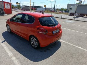 Peugeot 208 - 9