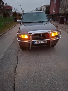 MAZDA B2500 4x4 - 9