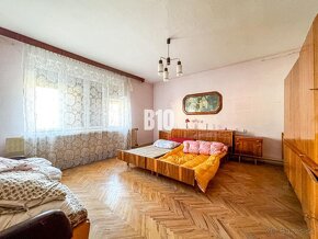 5 izbový rodinný dom Zbehy - garáž - pozemok 613 m2 - pôvodn - 9