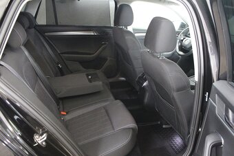 Škoda Superb Combi 2.0 TDI - 9