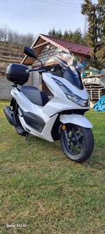 Predam skutrik Honda PCX 125  2024 - 9