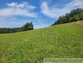 Rekreačný pozemok na odľahlej samote s výhľadom nad obcou - 9