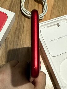 Predám Apple iPhone 11 64GB RED Známky používania - 9