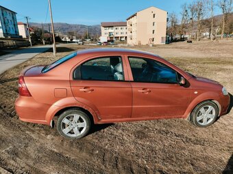 Chevrolet Aveo - 9