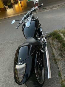 Suzuki VZR 1800 - 9