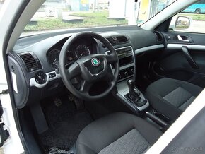 Škoda Octavia Combi 1.6 MPI Elegance - 9